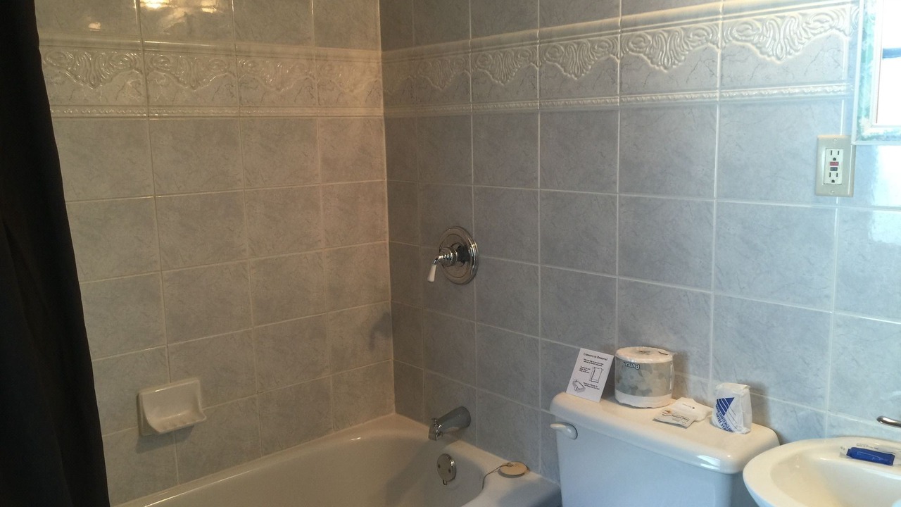 Photo of Bathroom in Queens Square