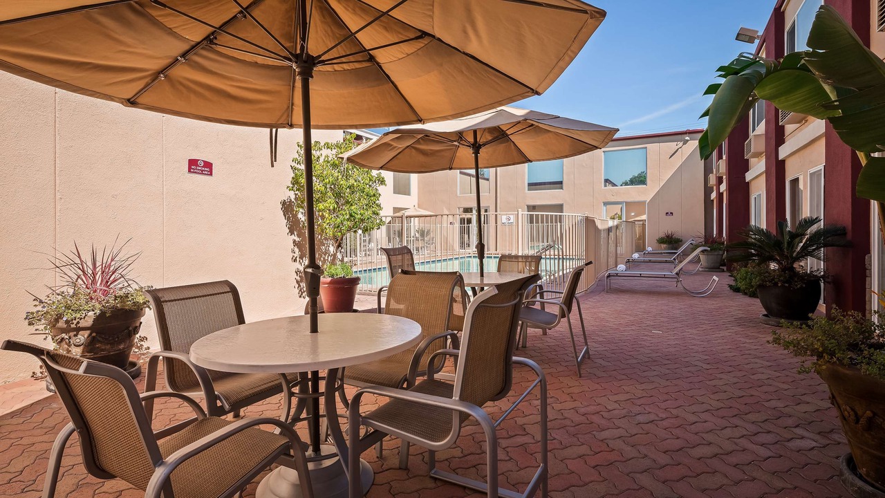 Photo of Patio Balcony in Winnetka