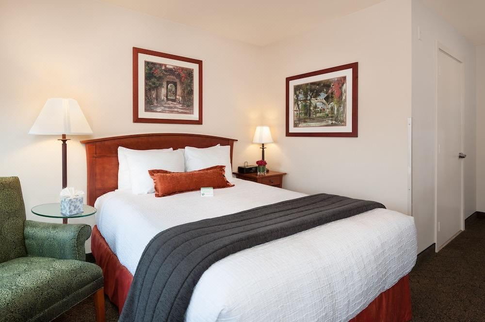 Photo of Bedroom in Lower Queen Anne