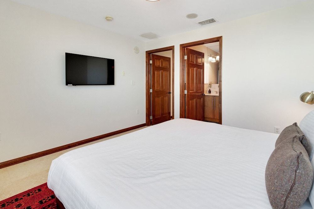 Photo of Bedroom in North Bay Village
