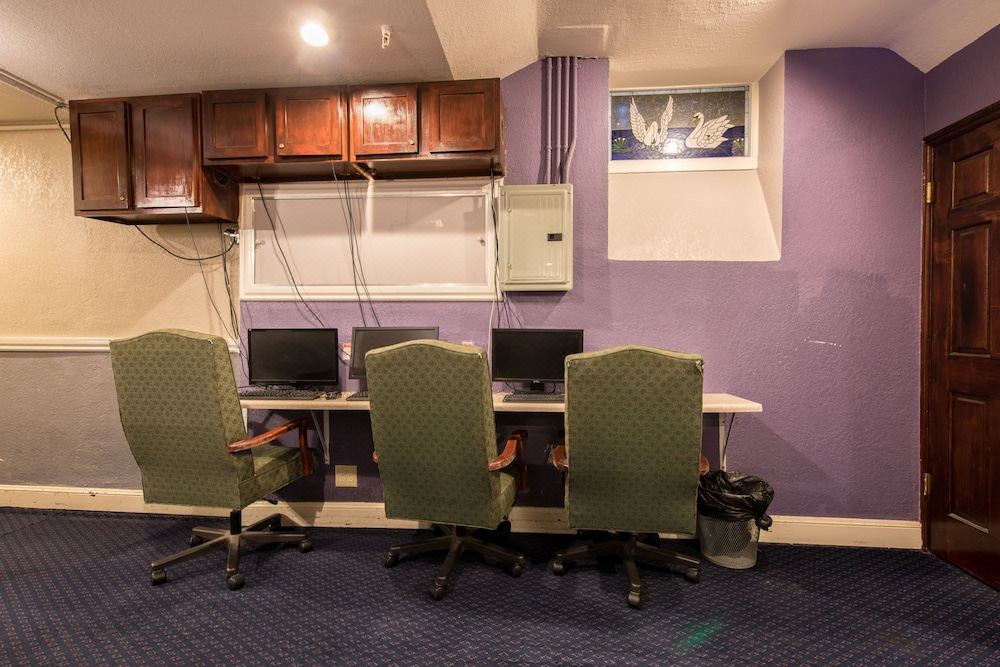 Photo of Others in Lower Nob Hill