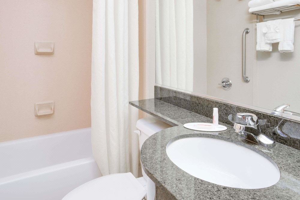 Photo of Bathroom in Saraland