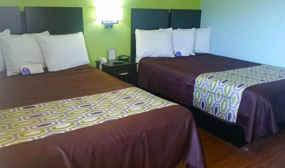 Photo of Bedroom in Groves