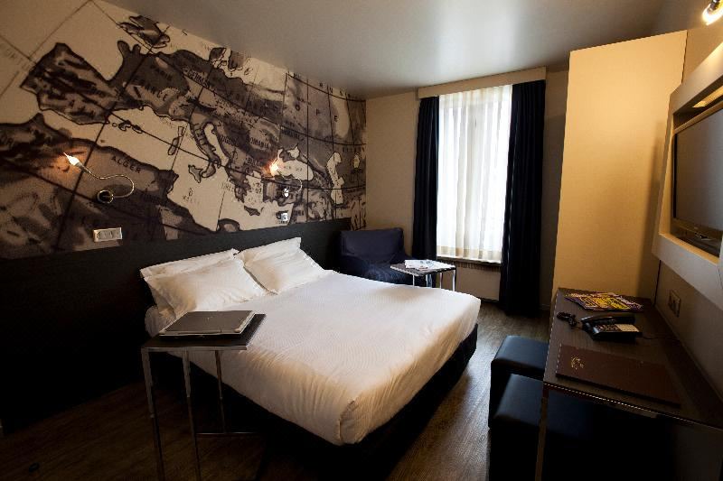Photo of Bedroom in Puteaux