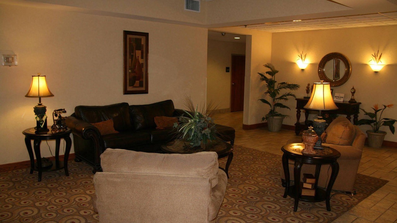 Photo of Livingroom in Broken Arrow