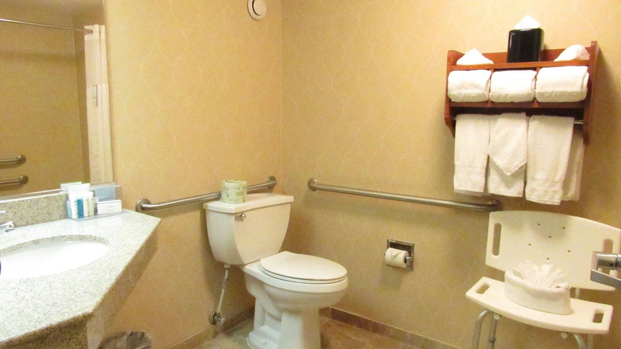 Photo of Bathroom in Schiller Park
