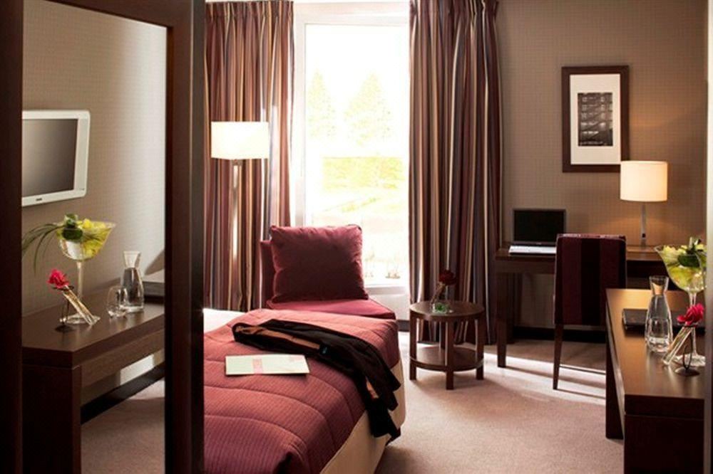Photo of Bedroom in Republique–Point-du-Jour