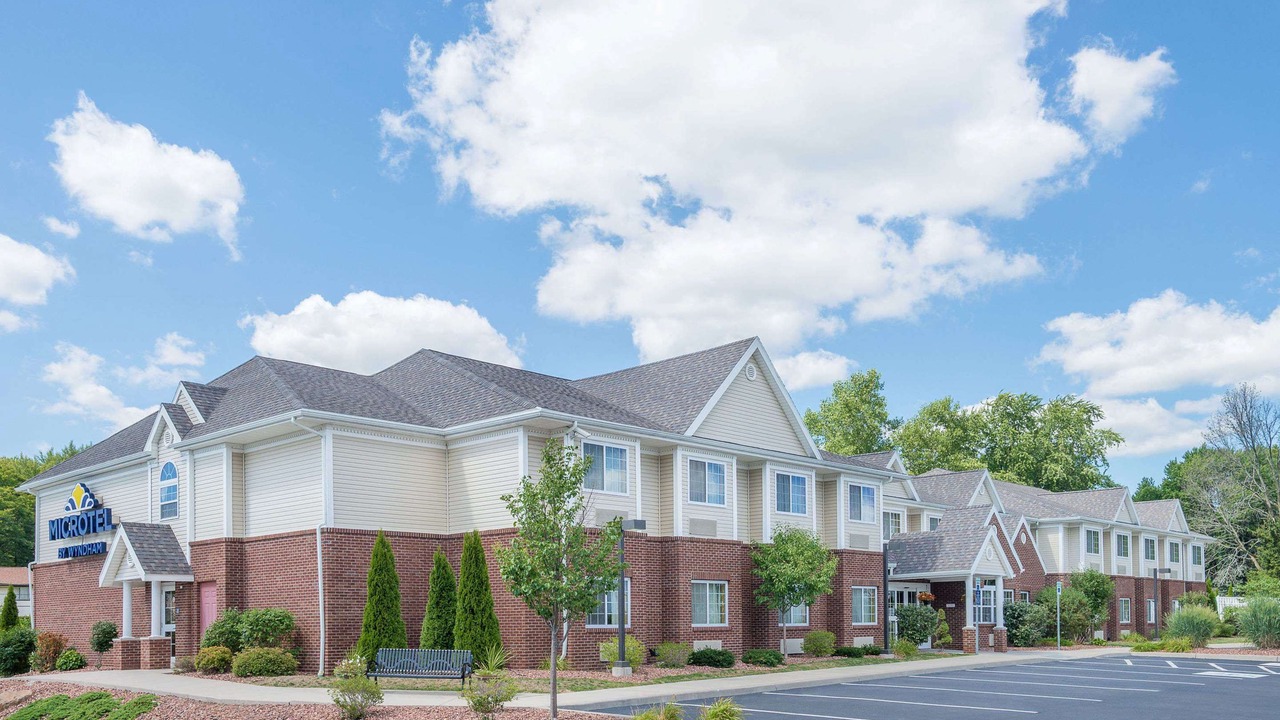 Photo of Buildings in Chili Center