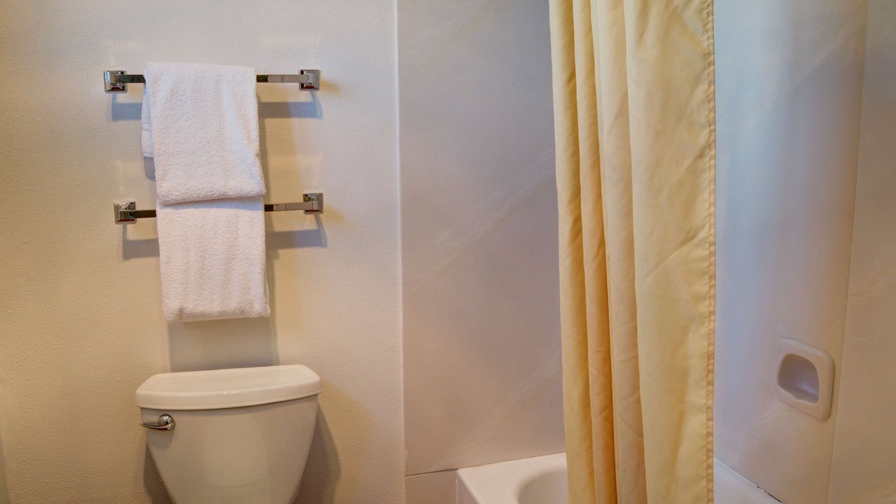 Photo of Bathroom in Larkspur