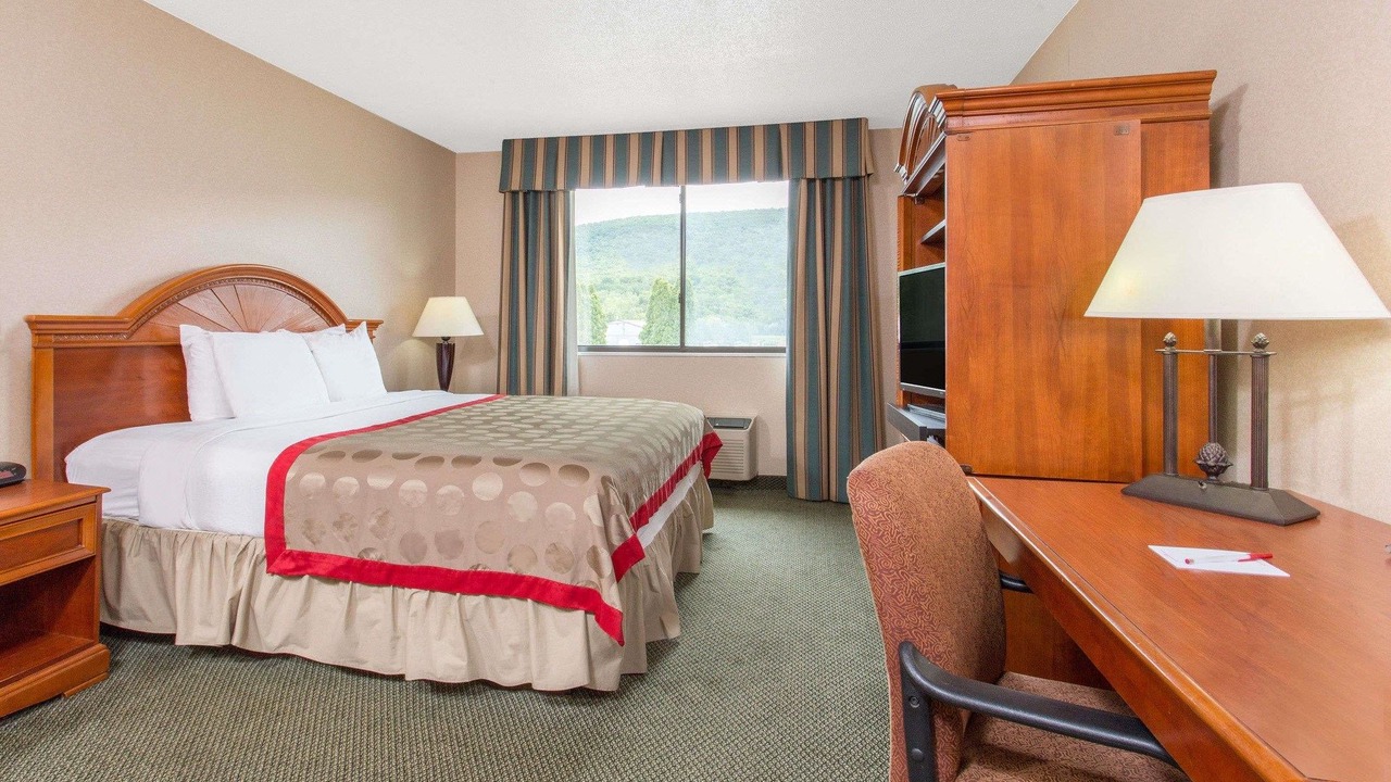 Photo of Bedroom in Painted Post