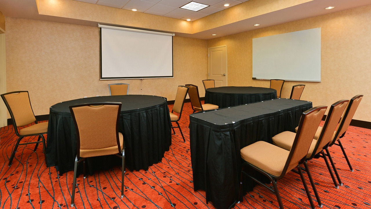 Photo of Livingroom in Champaign