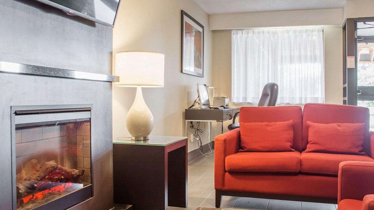 Photo of Livingroom in Brantford