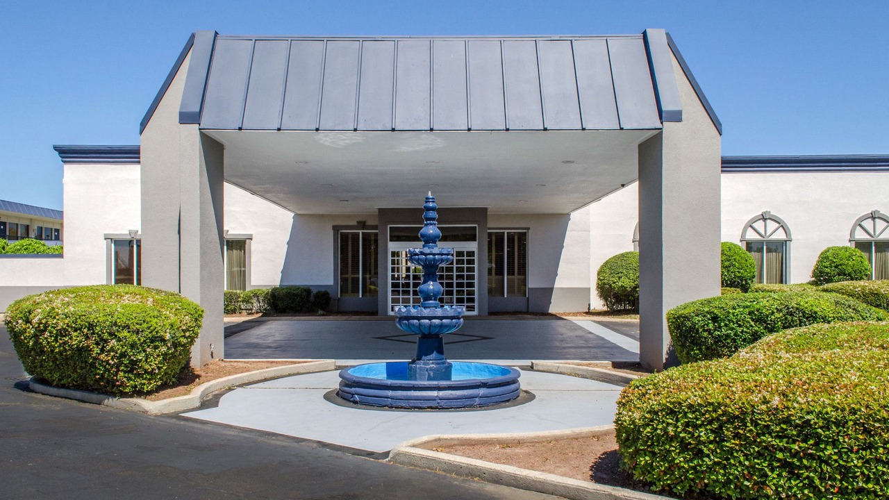 Photo of Buildings in Laurel