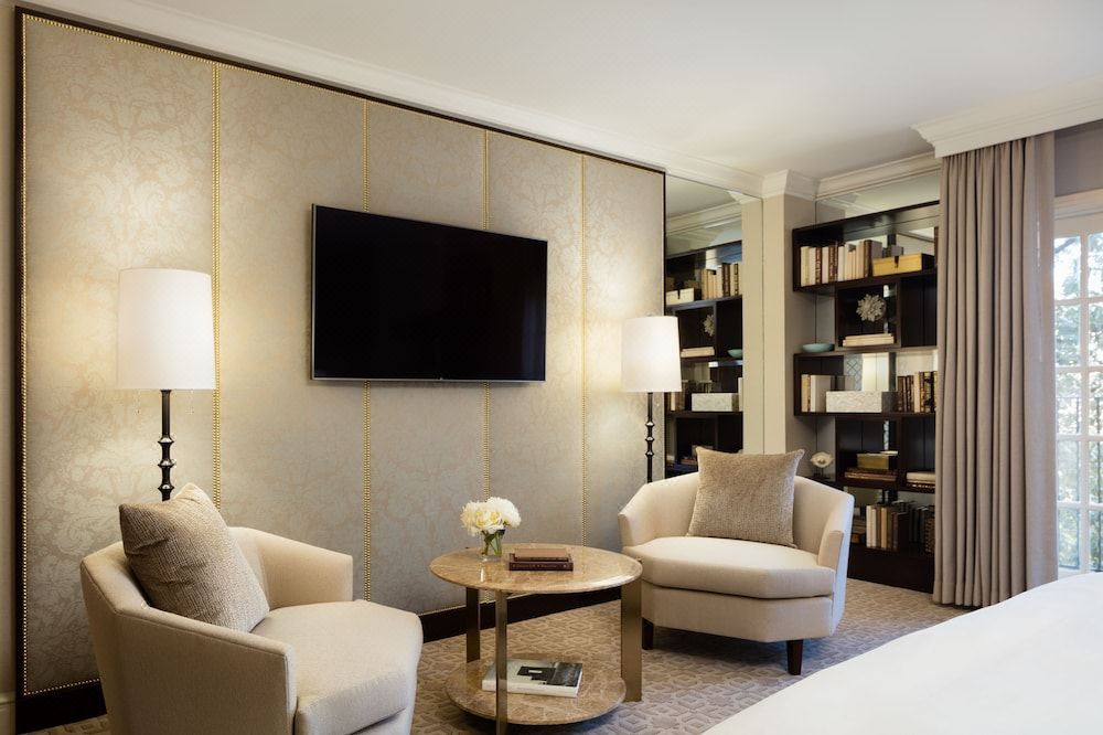 Photo of Livingroom in Turtle Creek