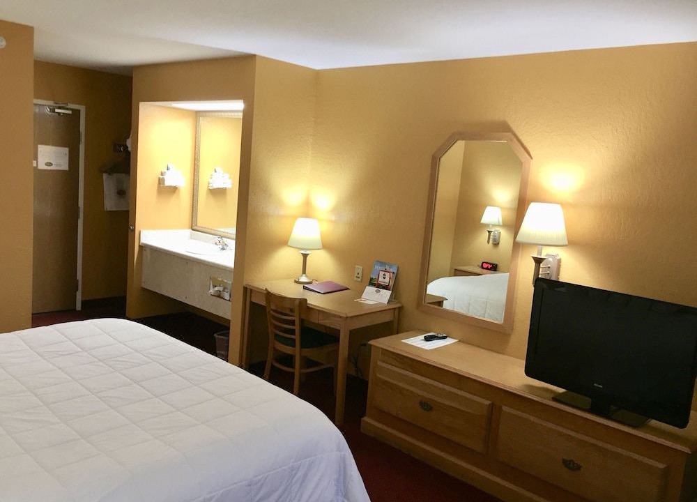 Photo of Bedroom in Clinton