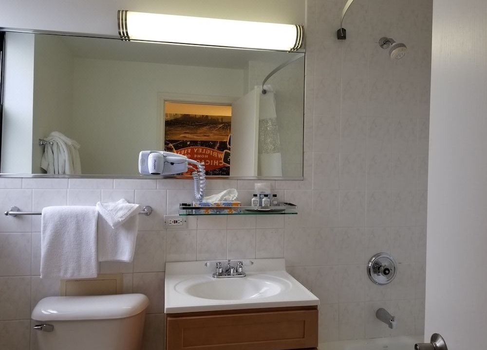 Photo of Bathroom in Lake View East