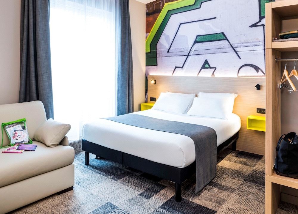 Photo of Bedroom in Clamart