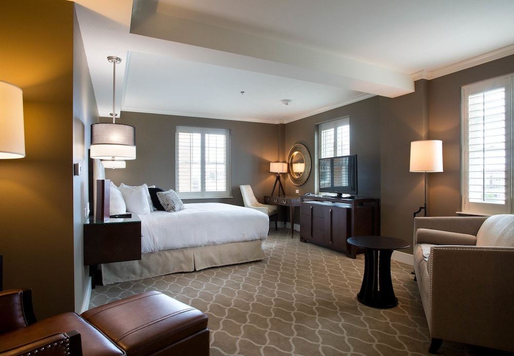 Photo of Livingroom in Midtown