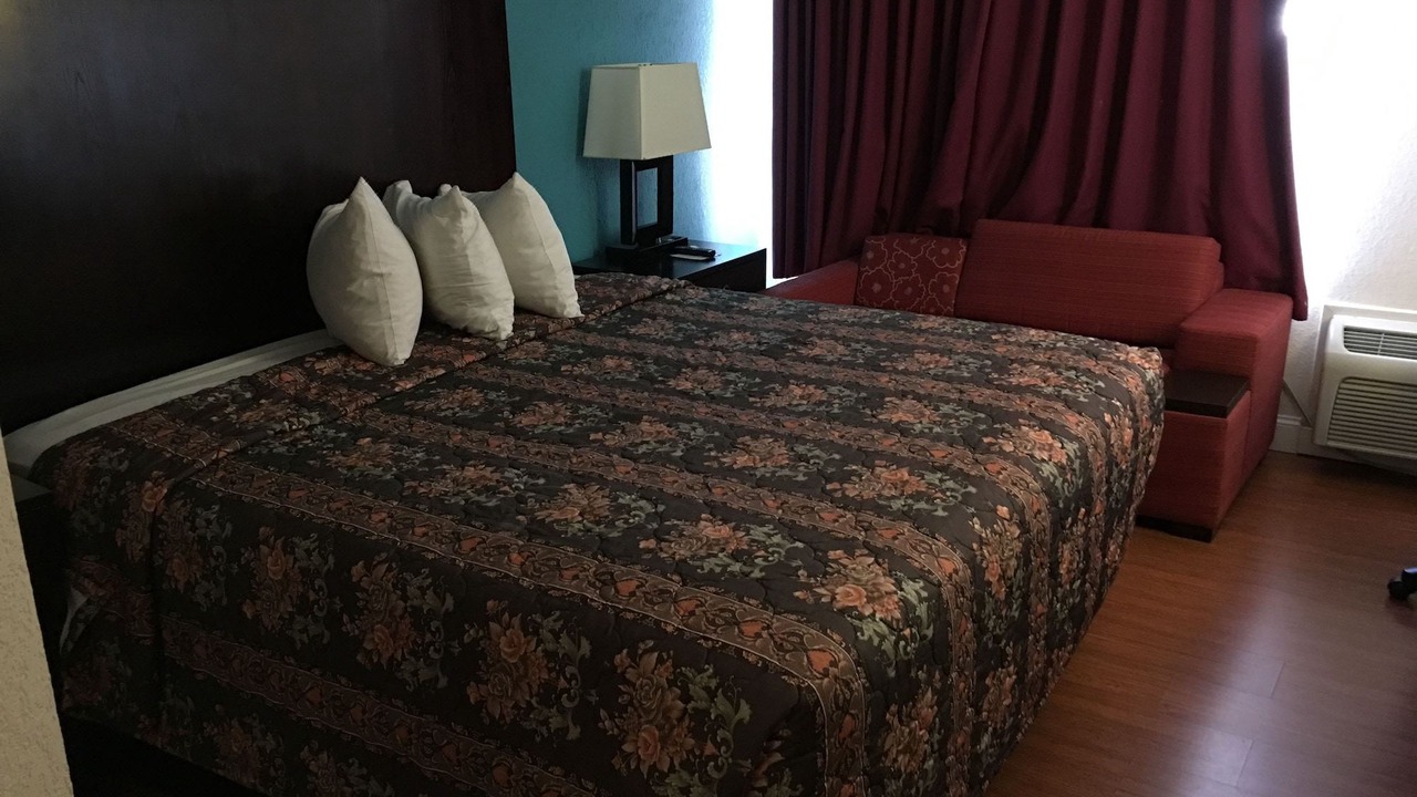 Photo of Bedroom in Thomson