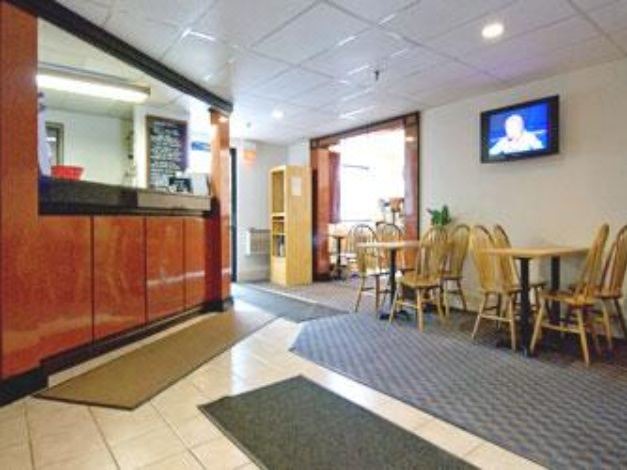 Photo of Livingroom in Greenfield