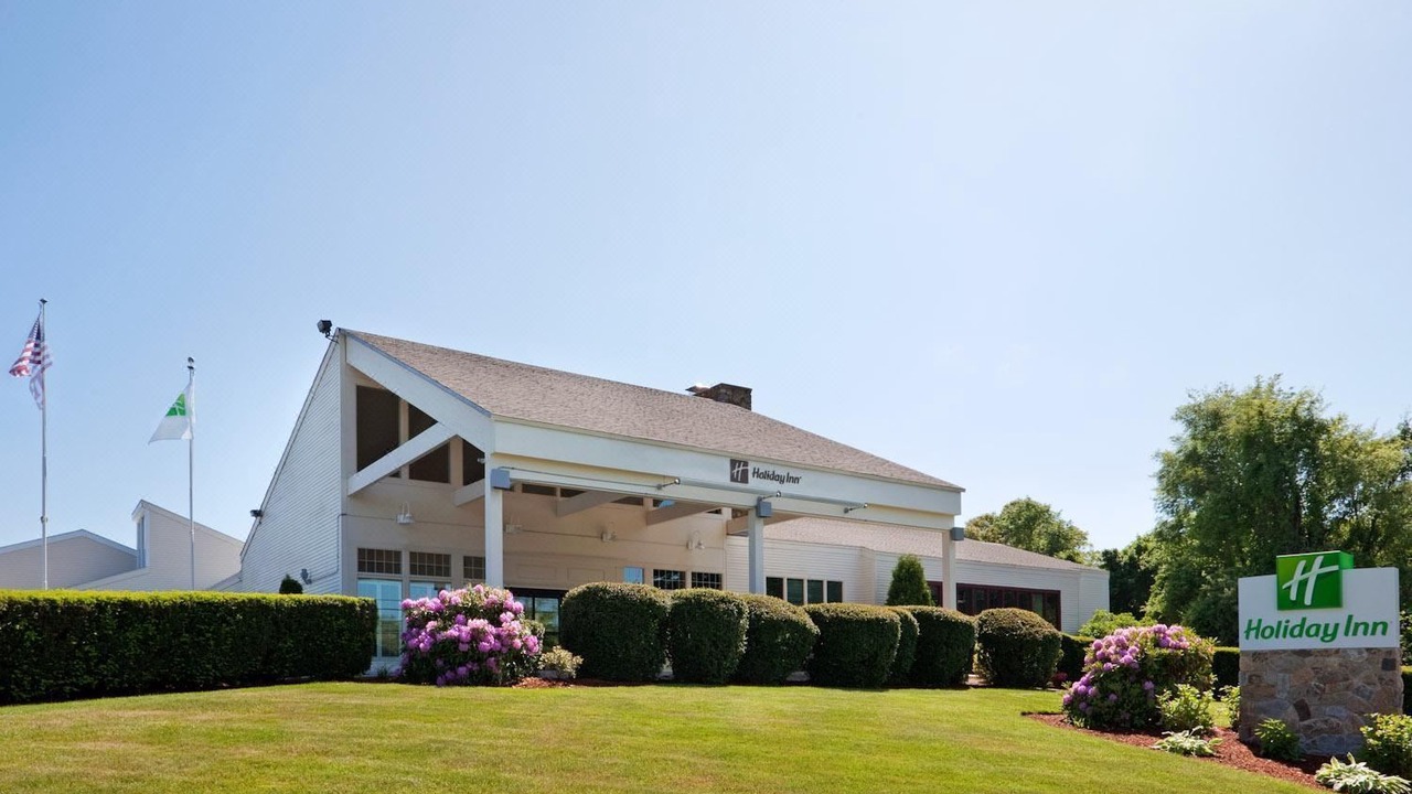 Photo of Buildings in Teaticket