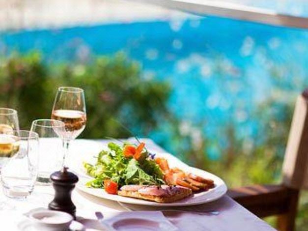 Photo of Others in Valence