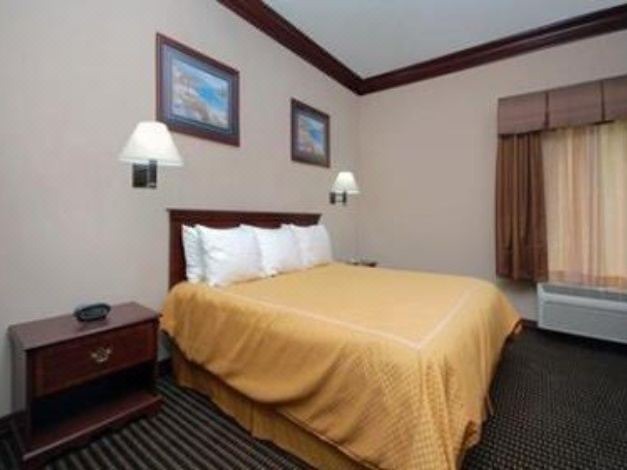 Photo of Bedroom in Lake Jackson