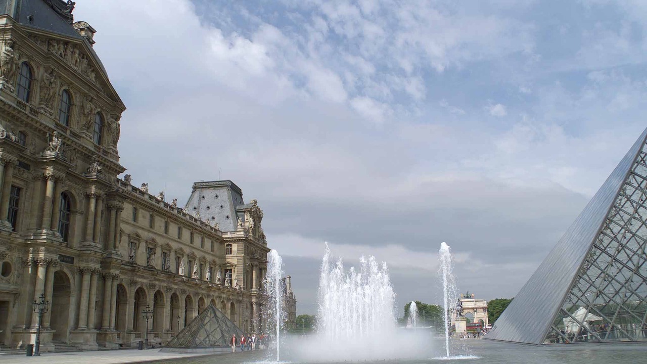 Photo of Buildings in 18th Arrondissement