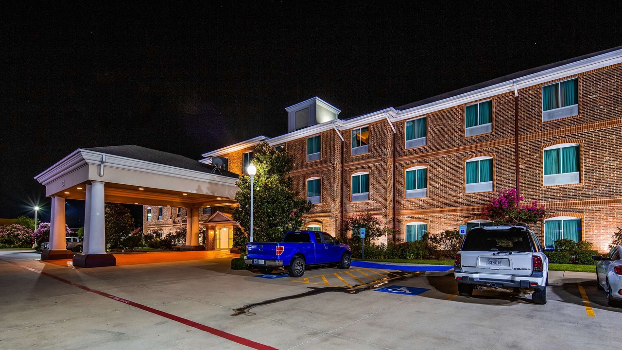 Photo of Buildings in Waxahachie