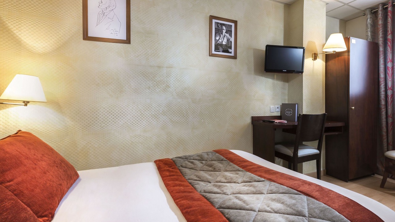Photo of Bedroom in 13th Arrondissement