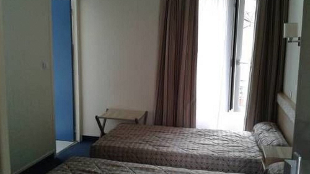 Photo of Bedroom in Saint-Fargeau