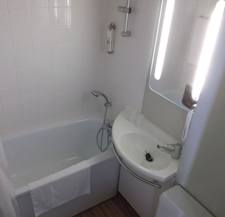 Photo of Bathroom in Venoy