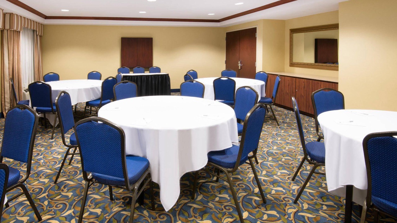 Photo of Livingroom in Harrison