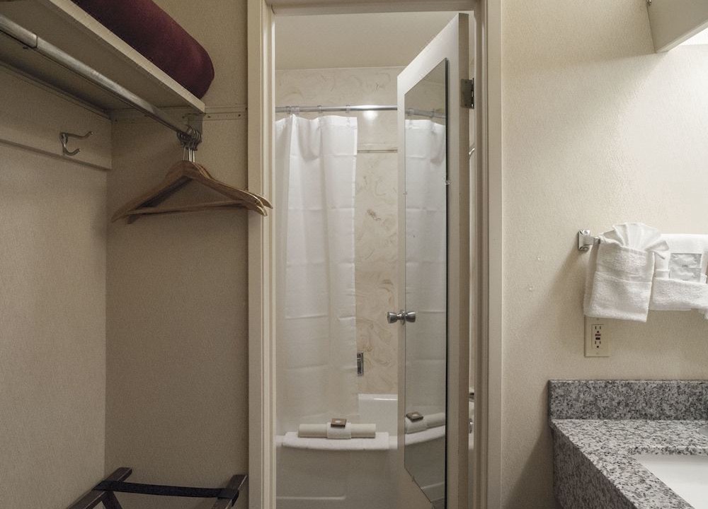 Photo of Bathroom in Lloyd District