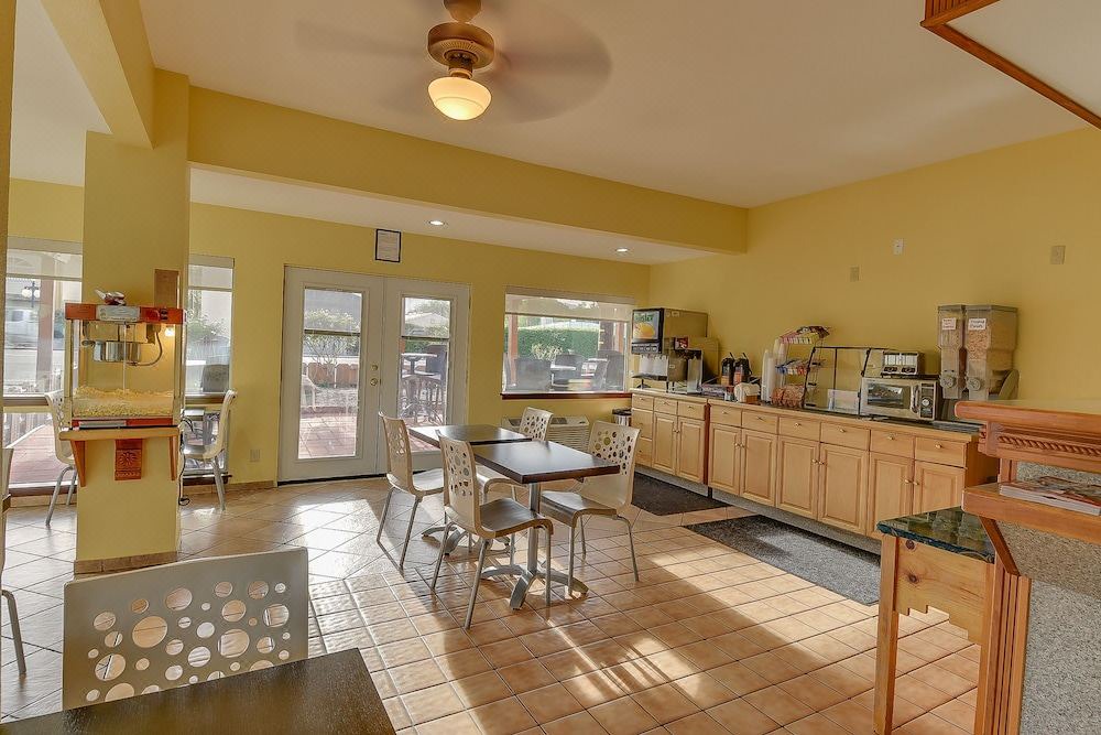Photo of Livingroom in Bishop