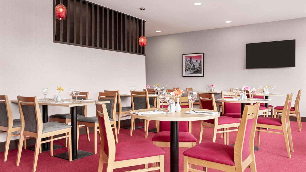 Photo of Livingroom in Cobham