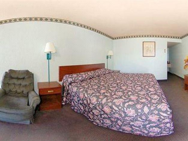 Photo of Bedroom in Winfield