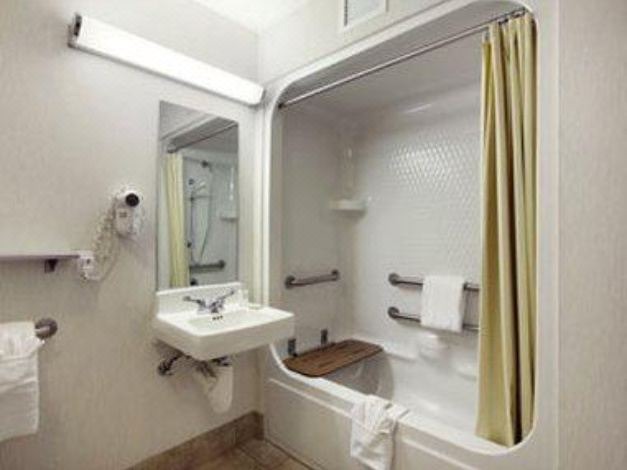 Photo of Bathroom in Yreka
