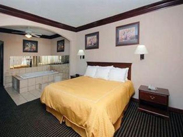 Photo of Bedroom in Lake Jackson