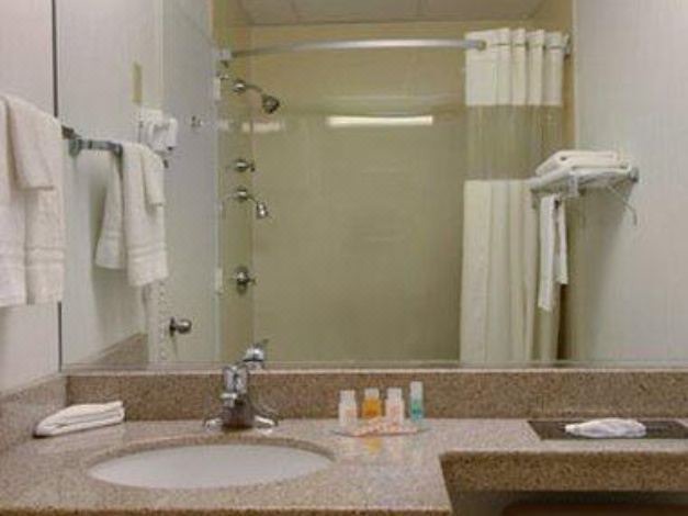 Photo of Bathroom in Newburgh