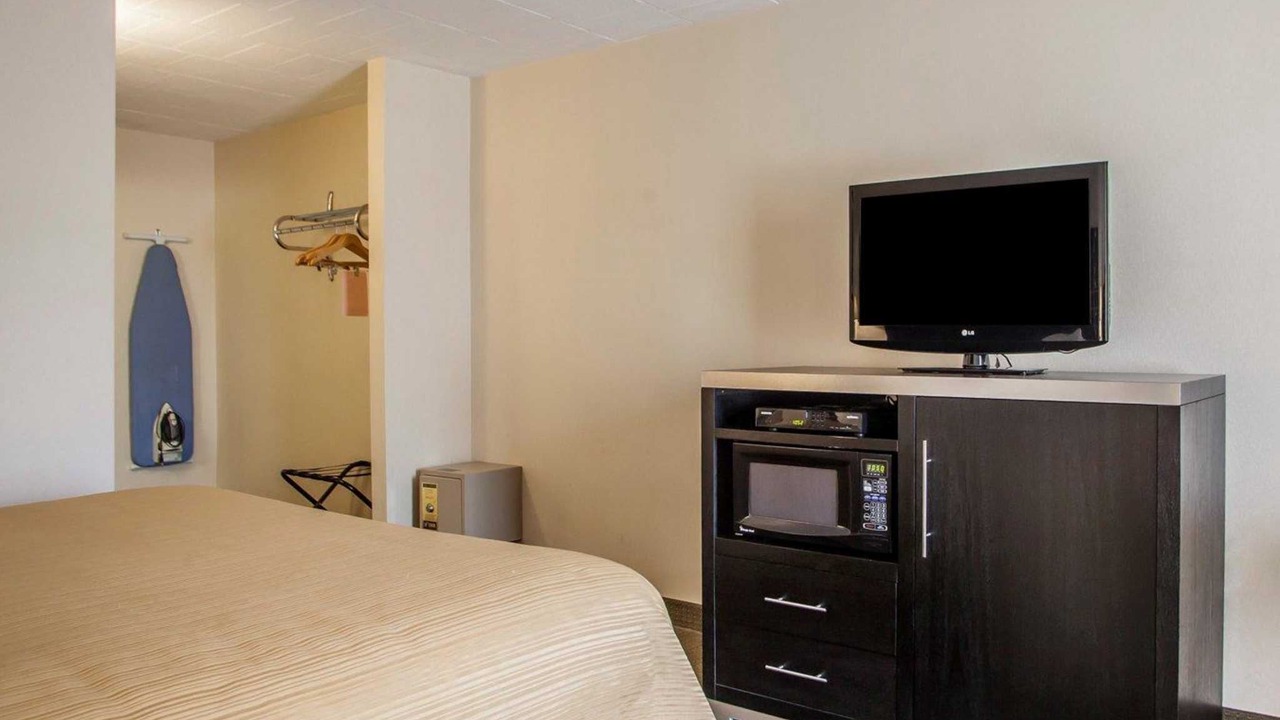 Photo of Bedroom in Ledgewood