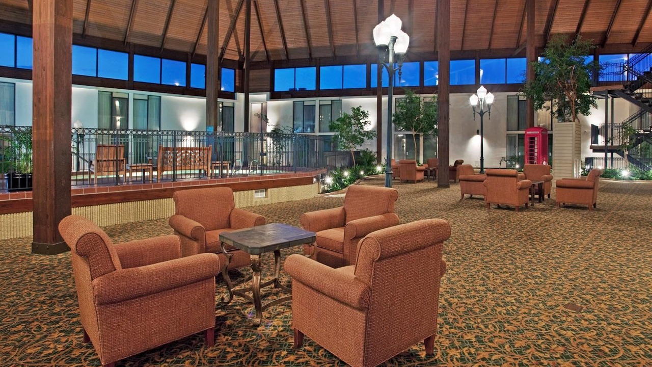 Photo of Livingroom in Lenexa