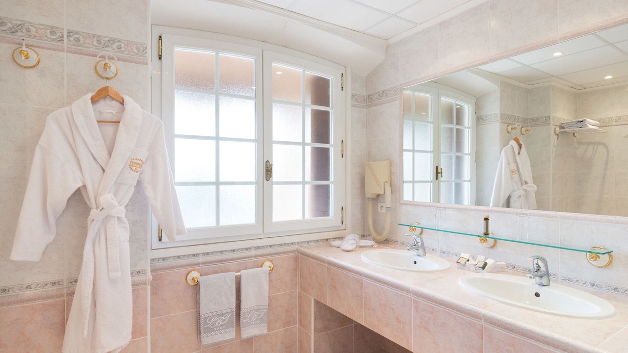 Photo of Others in Tourtour