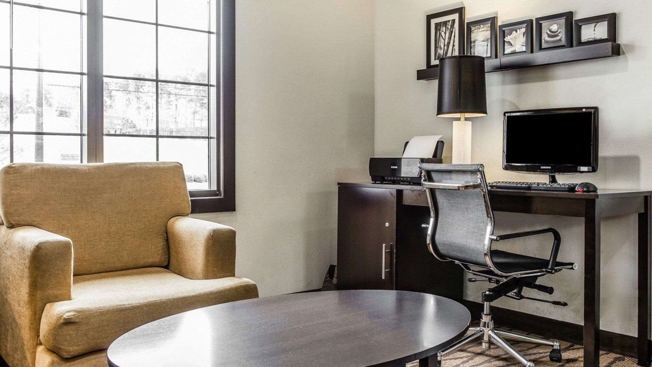 Photo of Livingroom in Greenville - Spartanburg