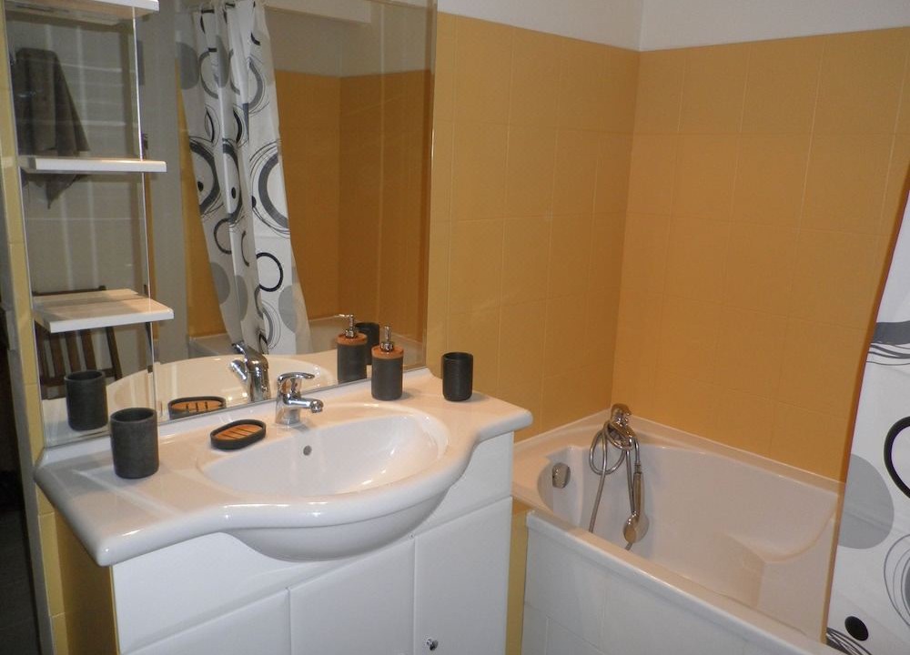Photo of Bathroom in Le Cellier