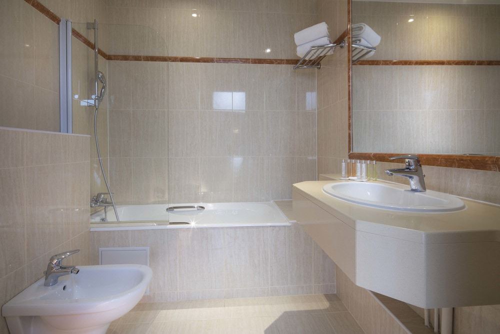 Photo of Bathroom in Saint-Thomas-d'Aquin