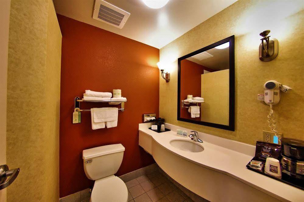 Photo of Bathroom in Dunmore