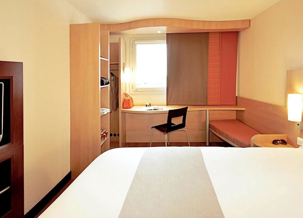 Photo of Bedroom in 18th Arrondissement