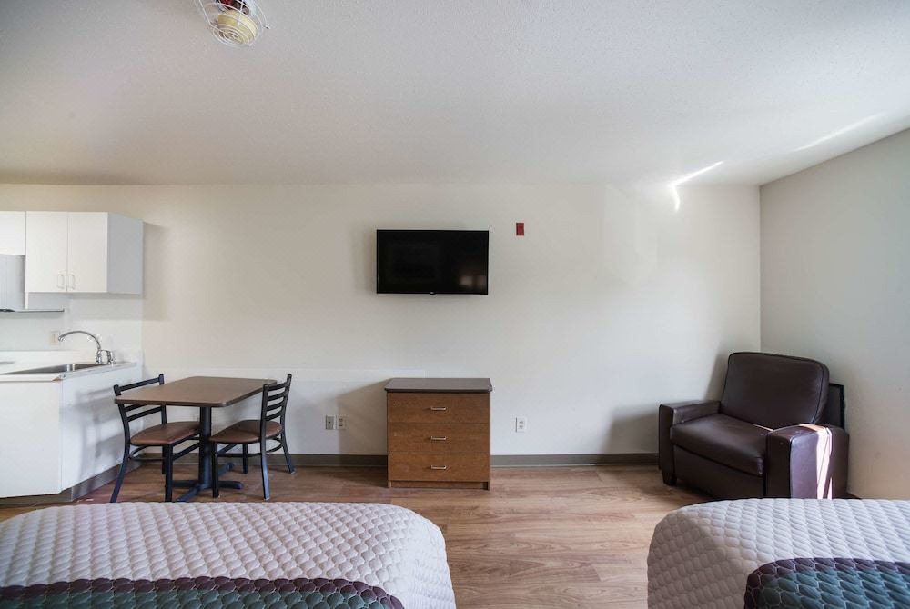 Photo of Livingroom in Airport Township