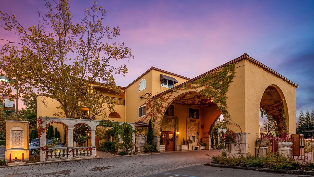 Photo of Buildings in Healdsburg